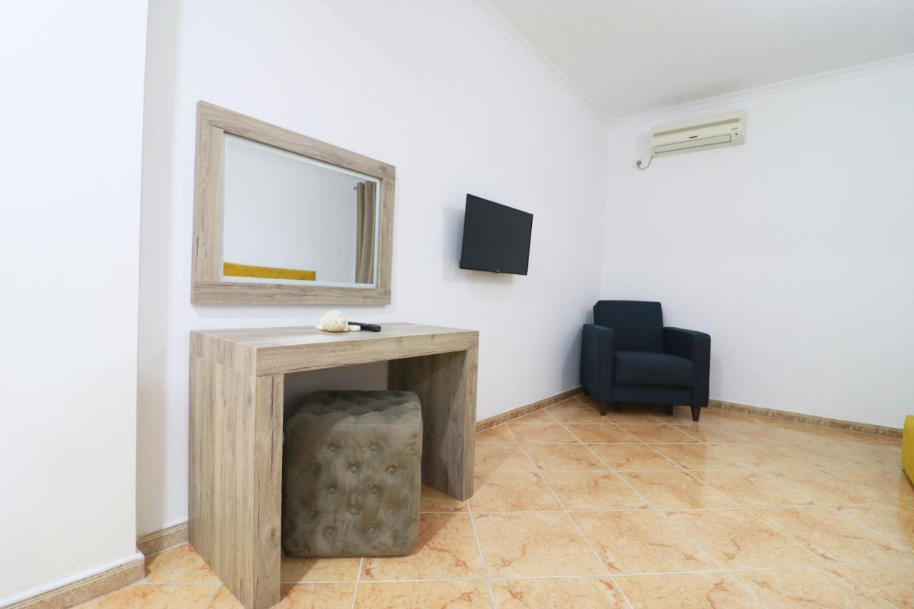 Hotel Kristal Vlore Exterior photo
