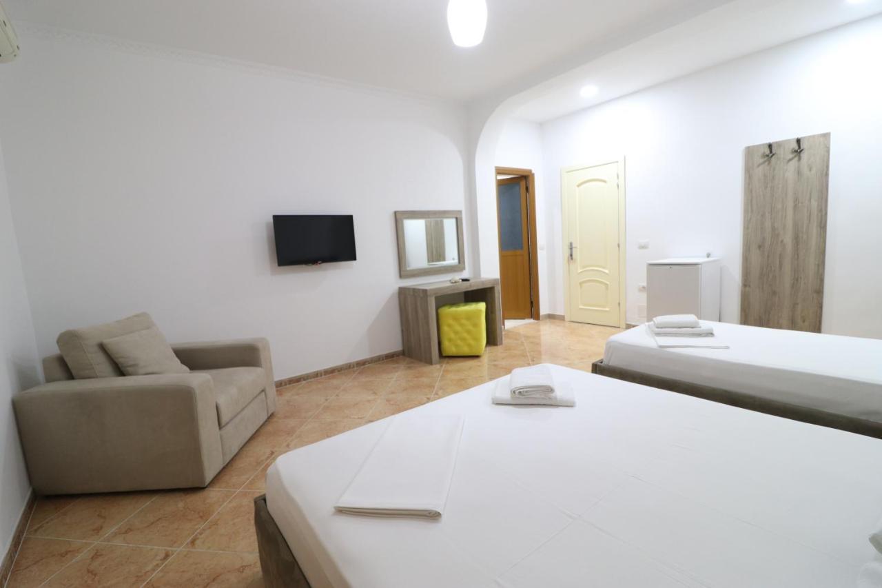 Hotel Kristal Vlore Exterior photo