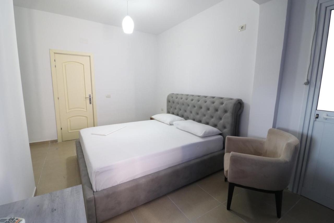 Hotel Kristal Vlore Exterior photo