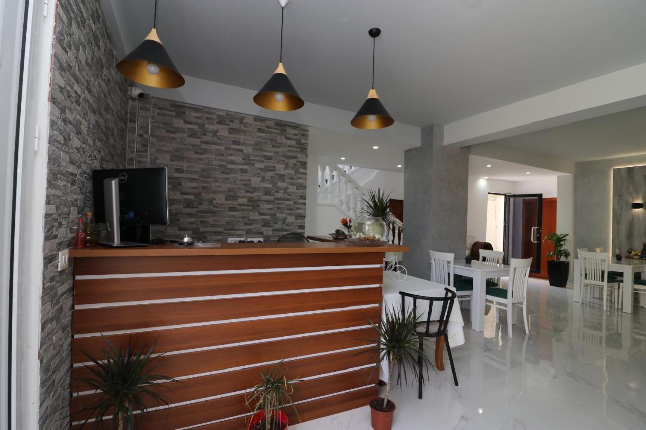 Hotel Kristal Vlore Exterior photo