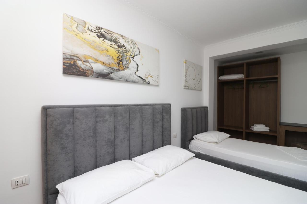 Hotel Kristal Vlore Exterior photo