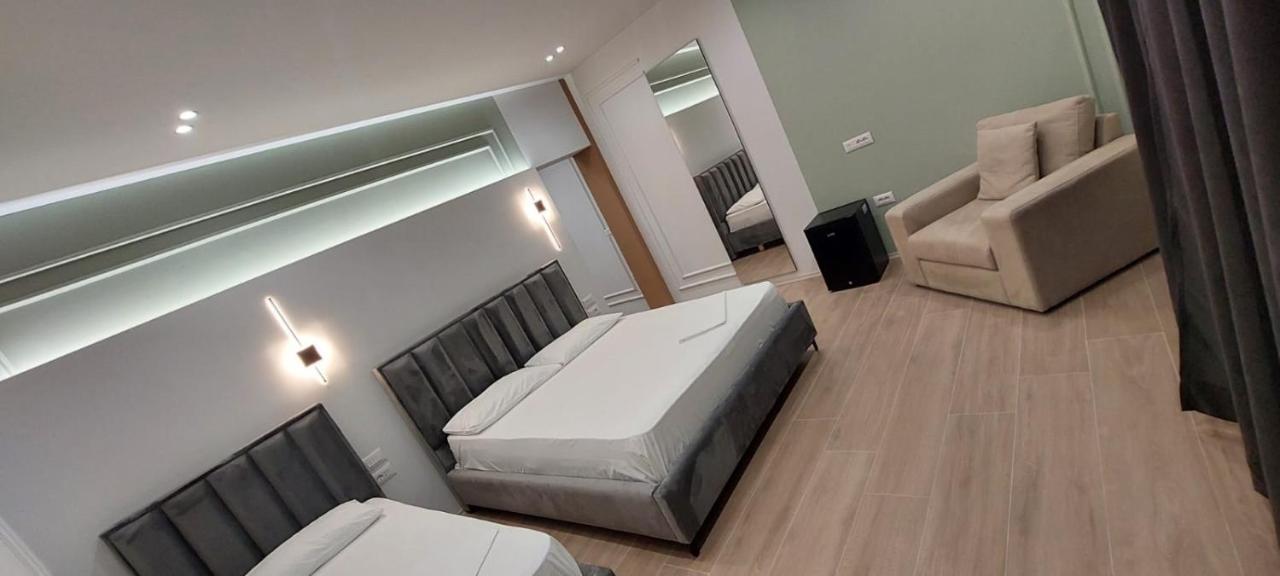 Hotel Kristal Vlore Exterior photo