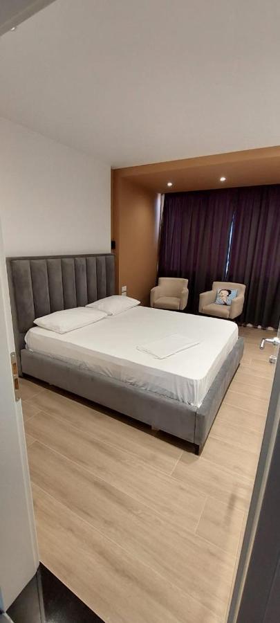 Hotel Kristal Vlore Exterior photo