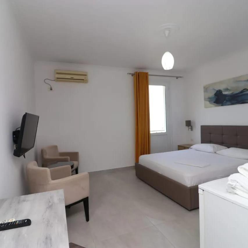 Hotel Kristal Vlore Exterior photo